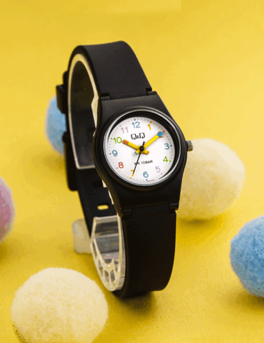 큐앤큐 V28A-001VY 심플 어린이 초등학생 여성 방수 패션 손목시계