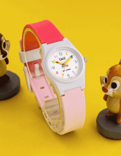 큐앤큐 V28A-005VY 심플 화이트 핑크 어린이 초등학생 여성 방수 패션 손목시계